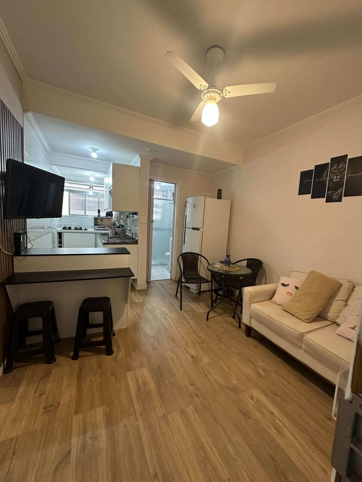 Apartamento à venda em Santos canal 6 ( PORTEIRA FECHADA)
