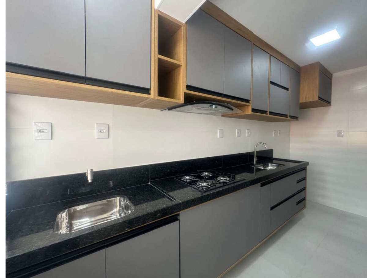 Quadra mar 1 dormitório !!! 56 mts Boqueirao