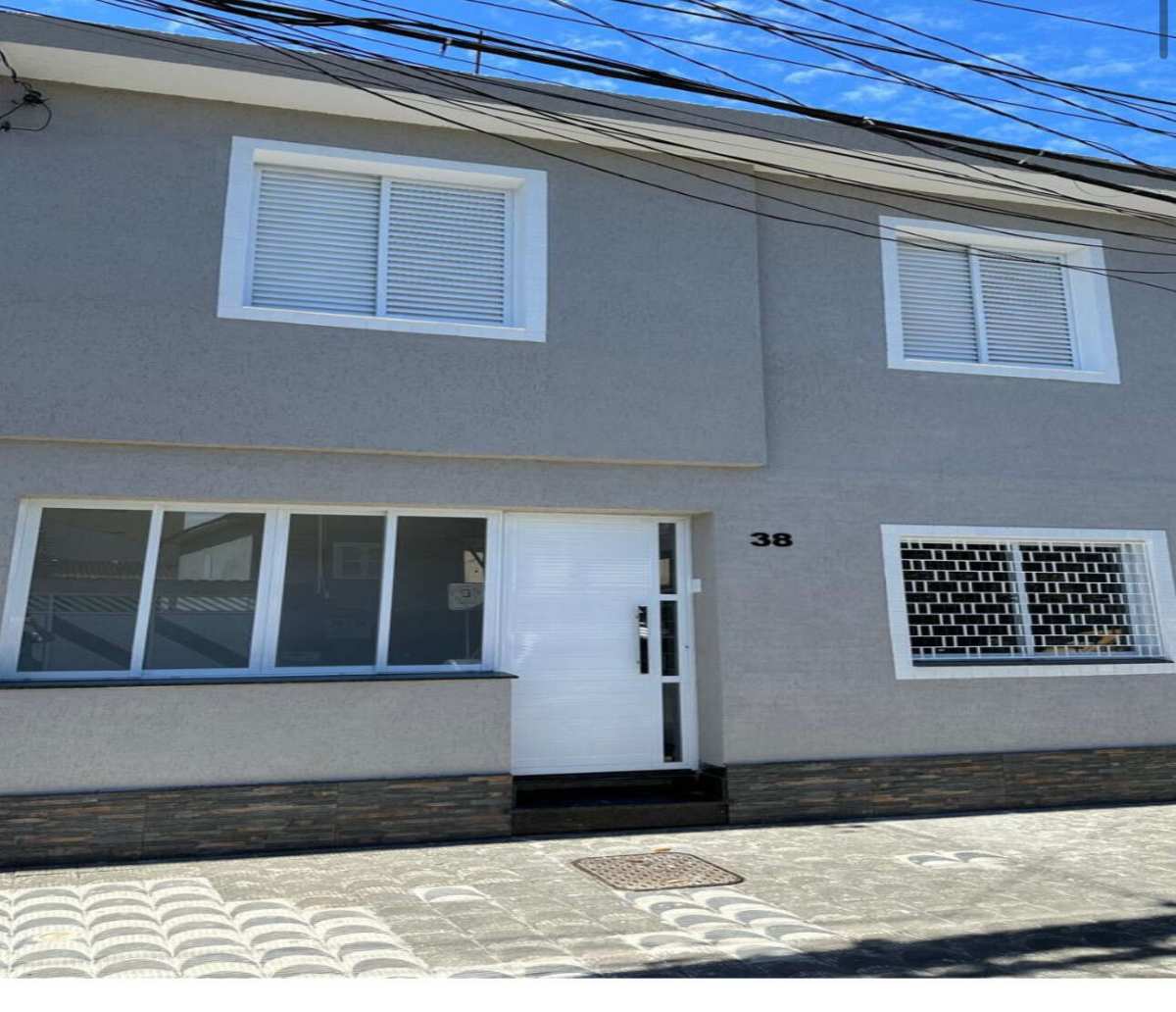 Sobradao 2 dormitórios 98 mts           ( ACEITA PERMUTA IMOVEIS MENOR VALOR SANTOS