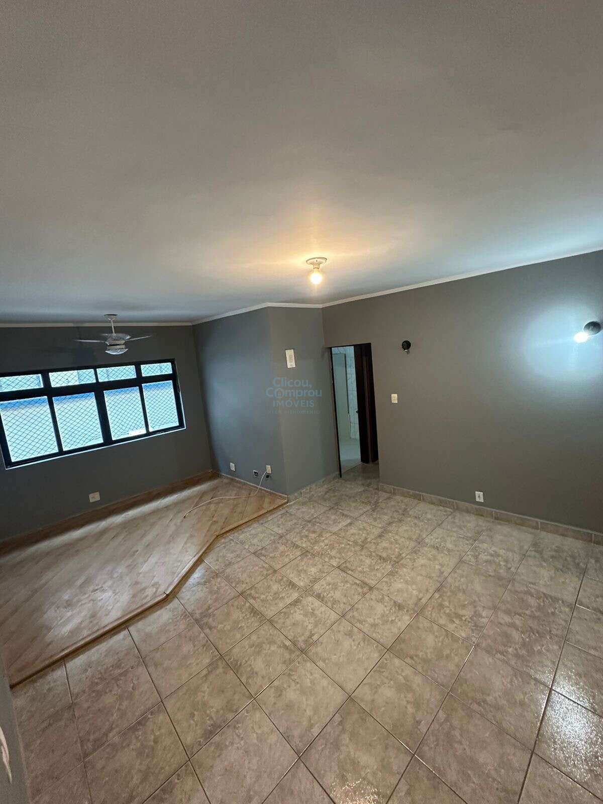 Vendo 2 dormitórios !!! Reformadinho